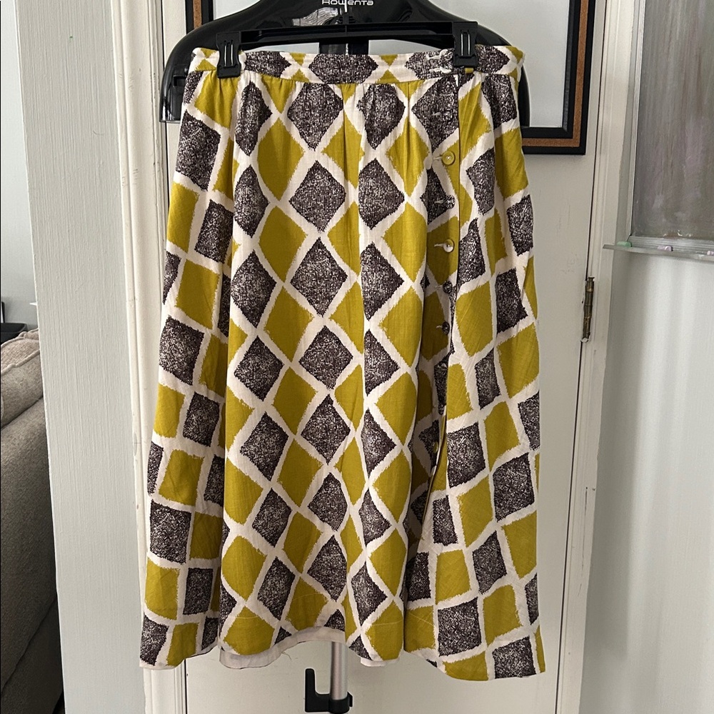 Stylish Geometric A-Line Skirt in Yellow and Black